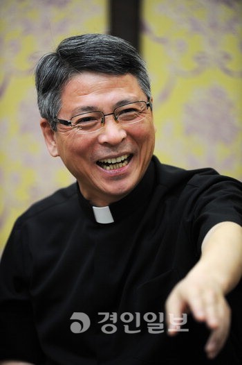 Sung-Hyo Lee Catholic Bishop.  "My favorite food is dog meat.  My hobby is forcing dog meat on foreign priests." Source: Kyeonggin Ilbo.