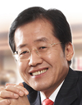 慶尚南道知事Joon-Pyo Hong