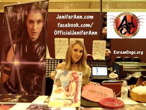 The very beautiful and talented Jenifer Ann was offering magnificent autographed photos at extremely reasonable prices at Ancient City Con in Jacksonville, Florida on 7-19-15. www.JeniferAnn.com www.facebook.com/OfficialJeniferAnn www.ancientcitycon.com