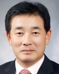 Jincheon County Governor Gi-Seop Song